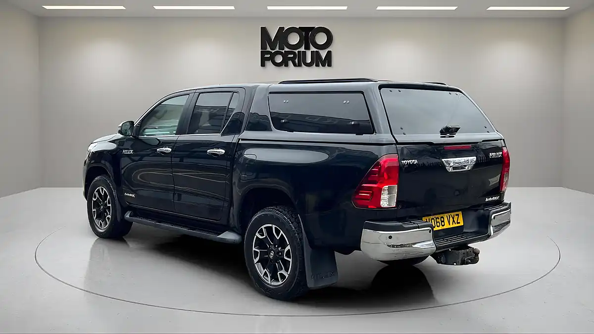 Used 2018 Toyota Hilux Invincible X Black - Interior and Exterior details 16