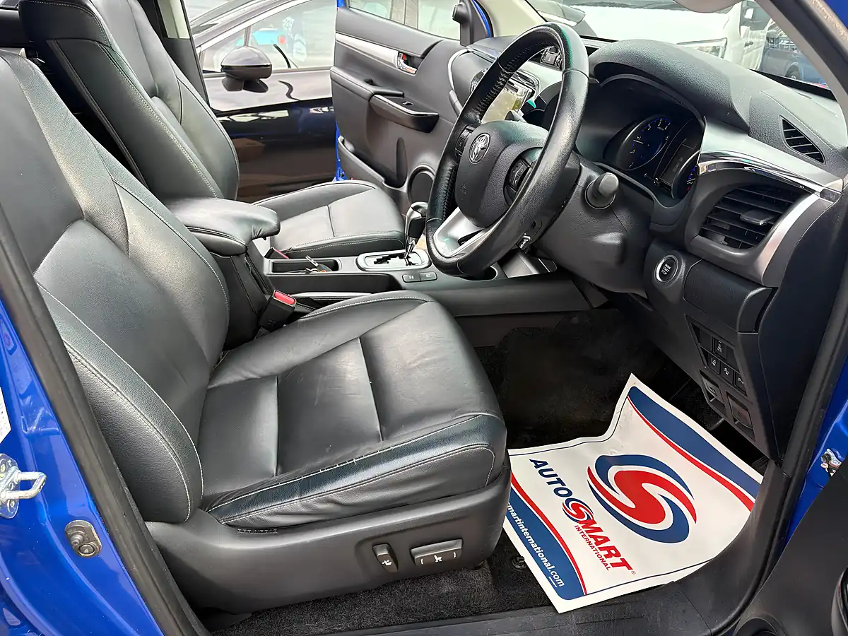 Used 2018 Toyota Hilux Invincible X Blue - Interior and Exterior details 17