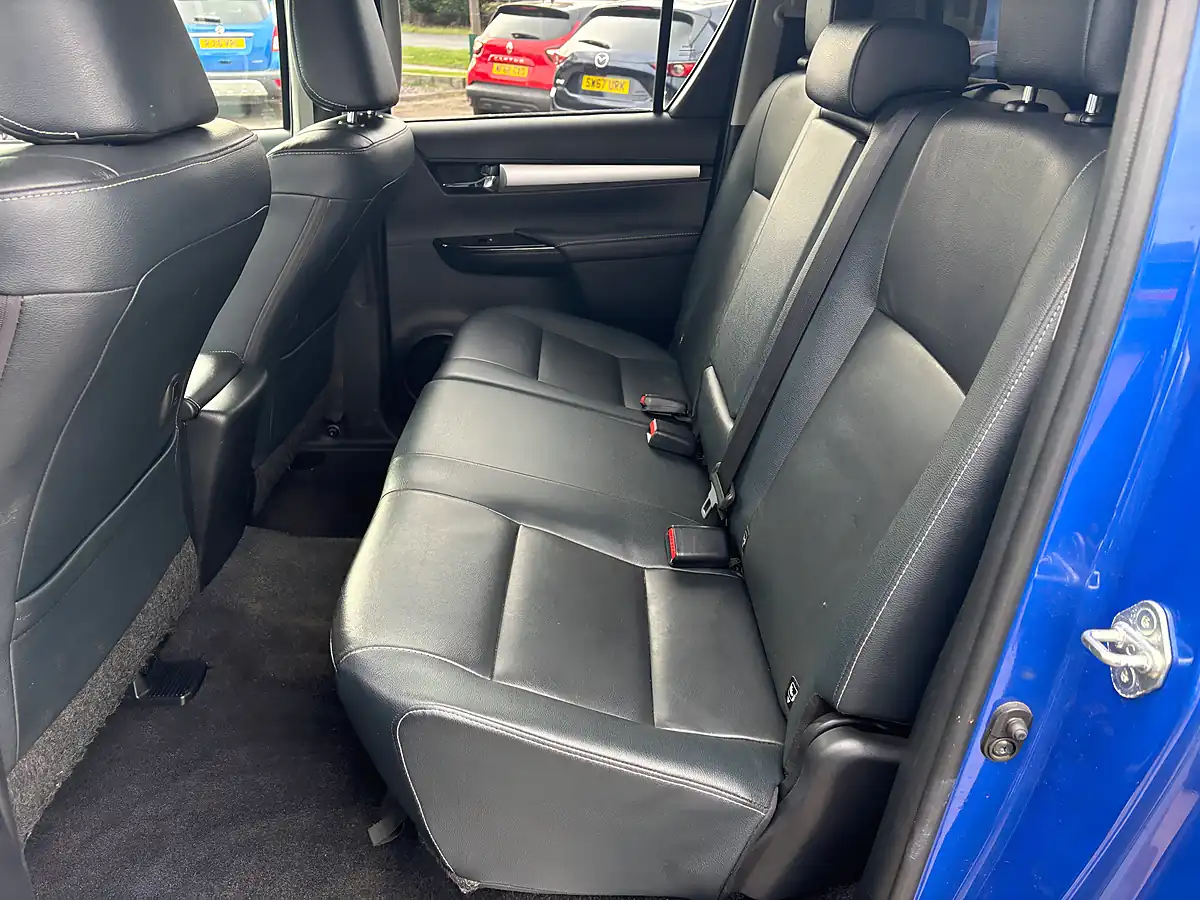 Used 2018 Toyota Hilux Invincible X Blue - Interior and Exterior details 20