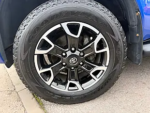 Used 2018 Toyota Hilux Invincible X Blue - Interior and Exterior details 4