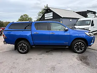 Used 2018 Toyota Hilux Invincible X Blue - Interior and Exterior details 5