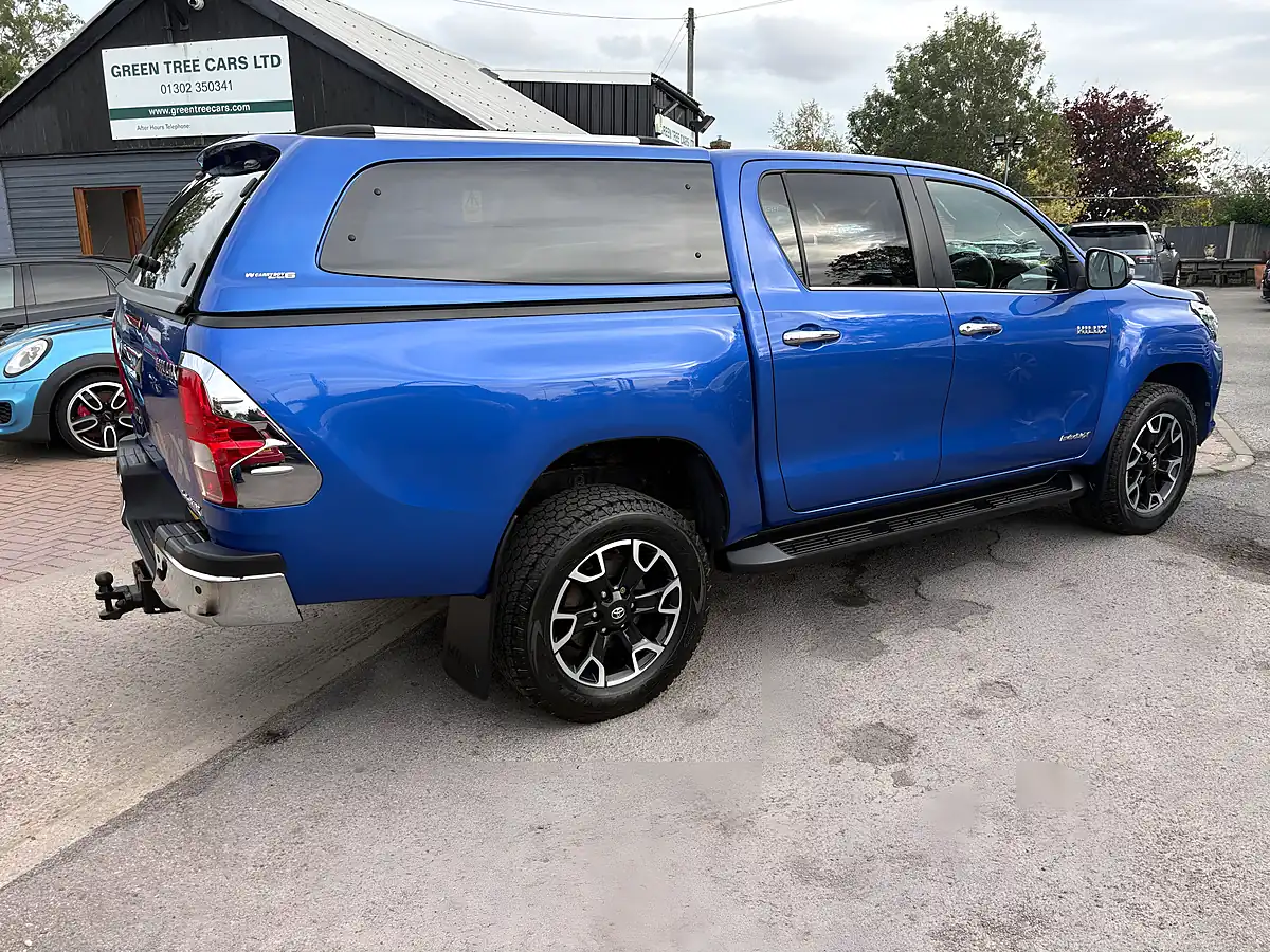 Used 2018 Toyota Hilux Invincible X Blue - Interior and Exterior details 6