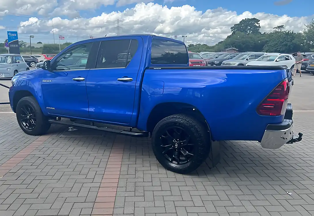 Used 2018 Toyota Hilux Invincible X Limited Edition Nebula Blue Metallic - Interior and Exterior details 12
