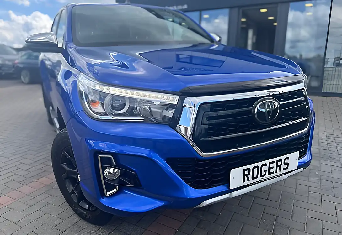Used 2018 Toyota Hilux Invincible X Limited Edition Nebula Blue Metallic - Interior and Exterior details 4