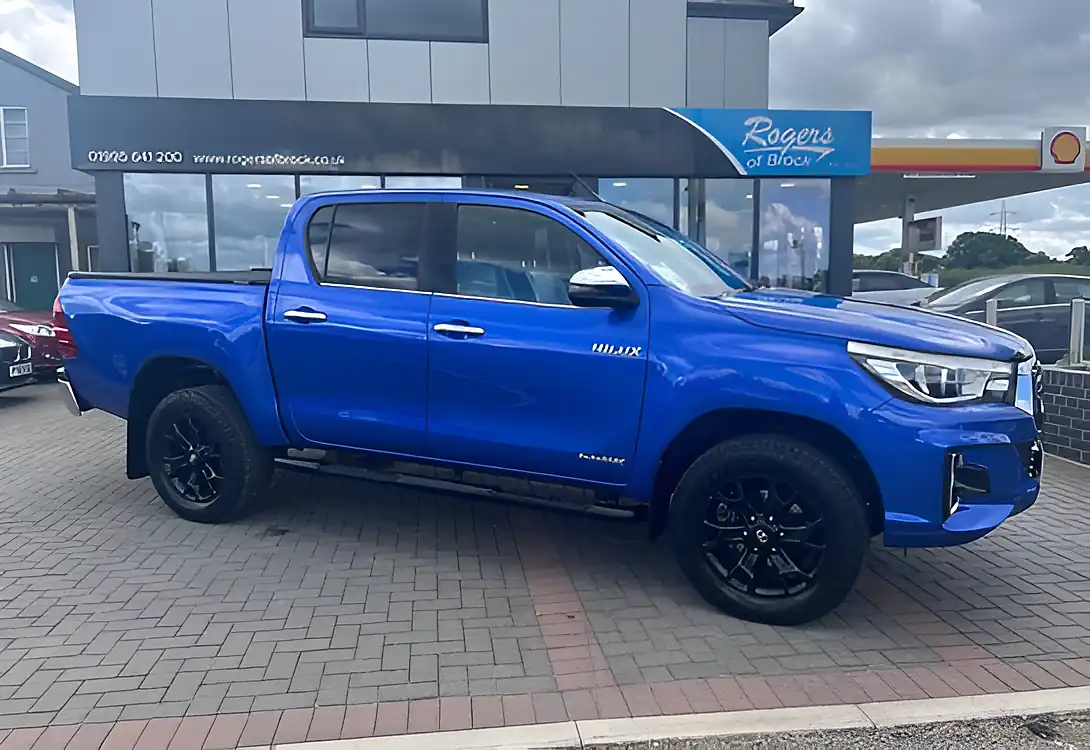 Used 2018 Toyota Hilux Invincible X Limited Edition Nebula Blue Metallic - Interior and Exterior details 6