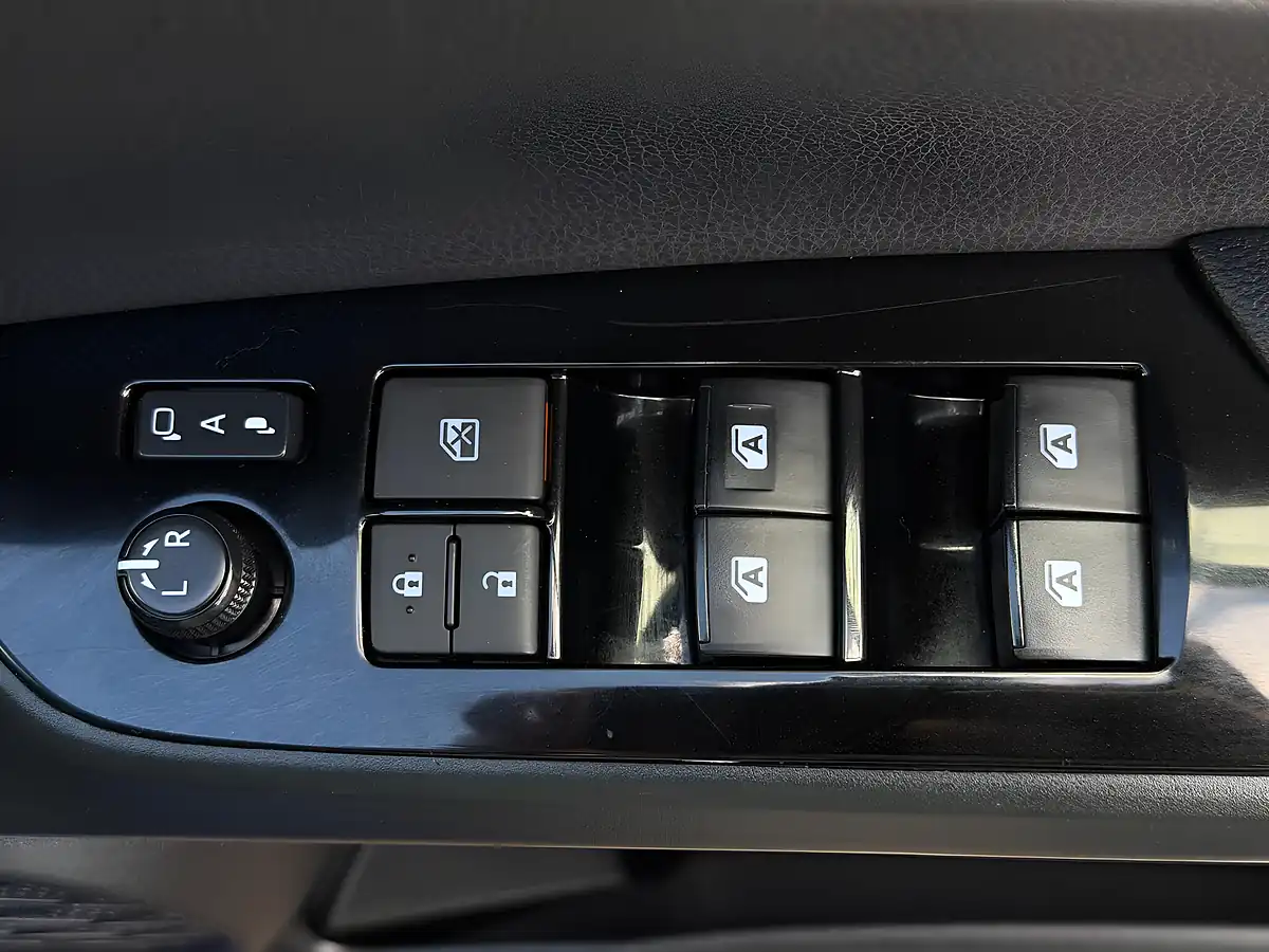 Used 2018 Toyota Prius Active Blue - Interior and Exterior details 20