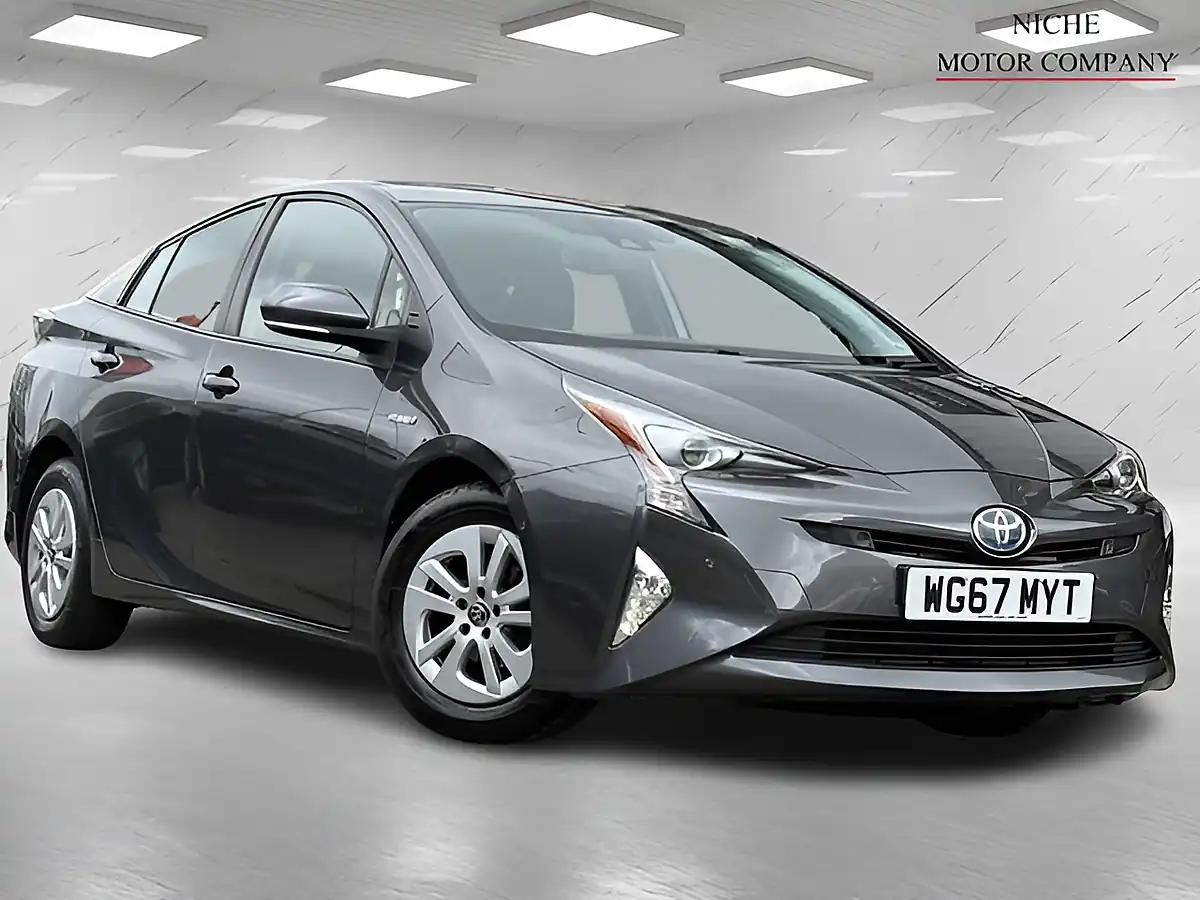 Used 2018 Toyota Prius Business Edition Plus Grey - Front View