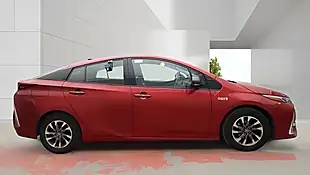 Used 2018 Toyota Prius Business Edition Plus Red - Interior and Exterior details 10