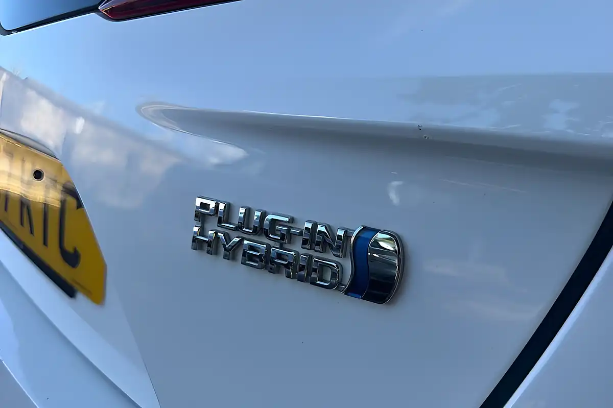 Used 2018 Toyota Prius Business Edition Plus White - Interior and Exterior details 12