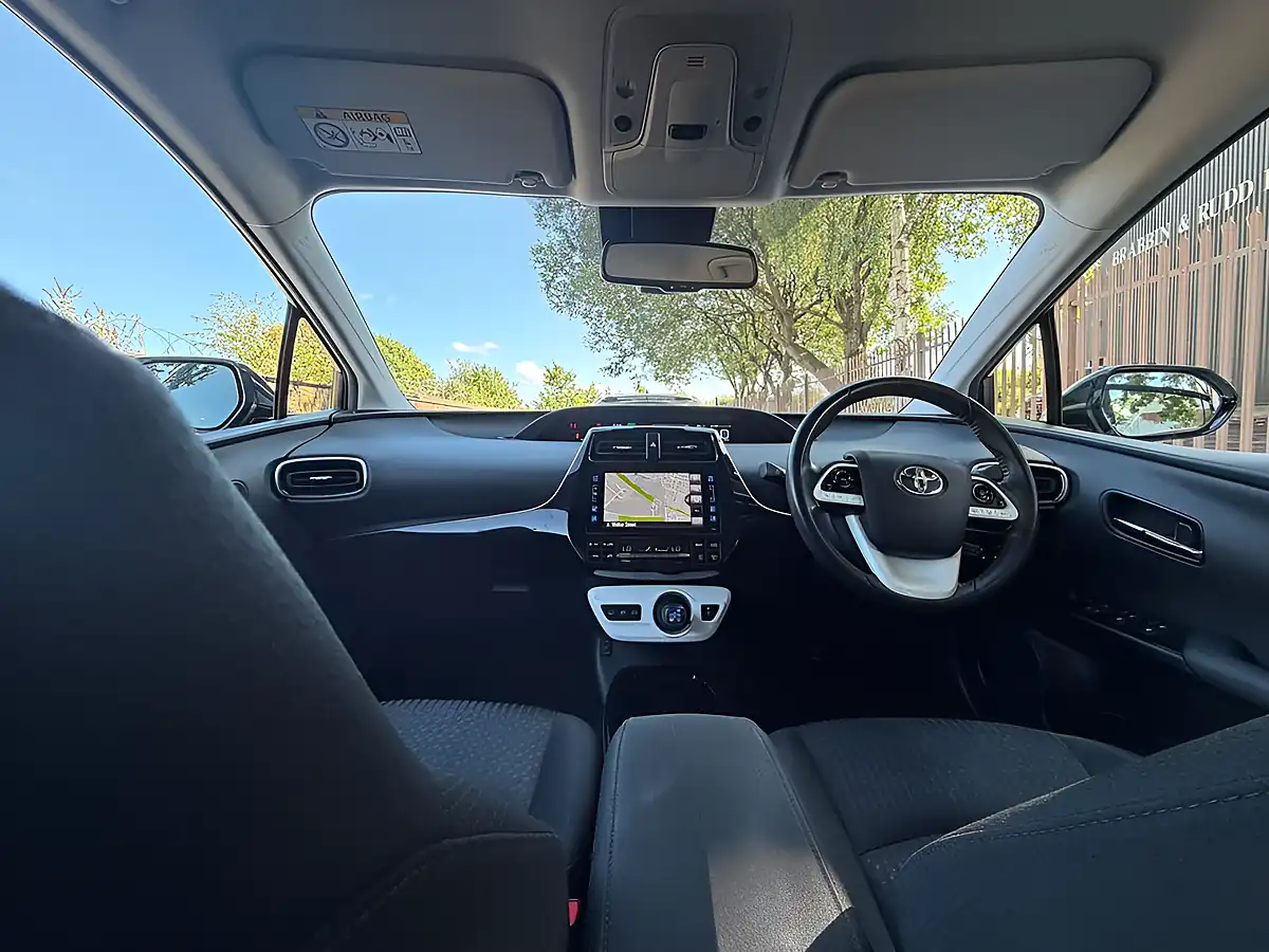 Used 2018 Toyota Prius Business Edition Plus White - Interior and Exterior details 20