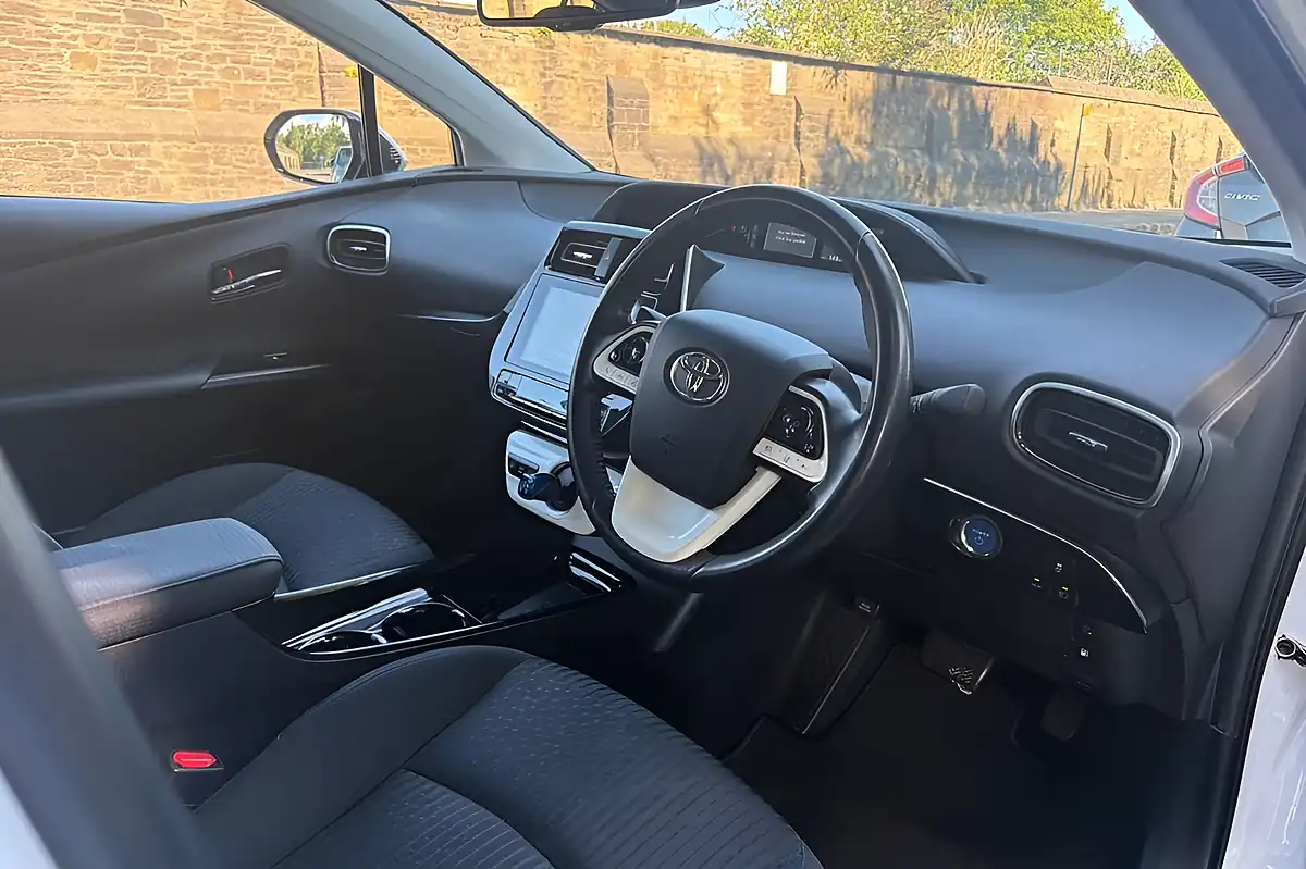 Used 2018 Toyota Prius Business Edition Plus White - Interior and Exterior details 9