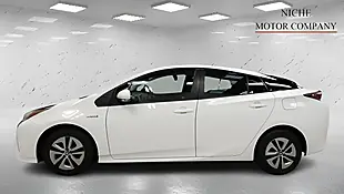 Used 2018 Toyota Prius Business Edition White - Interior and Exterior details 10