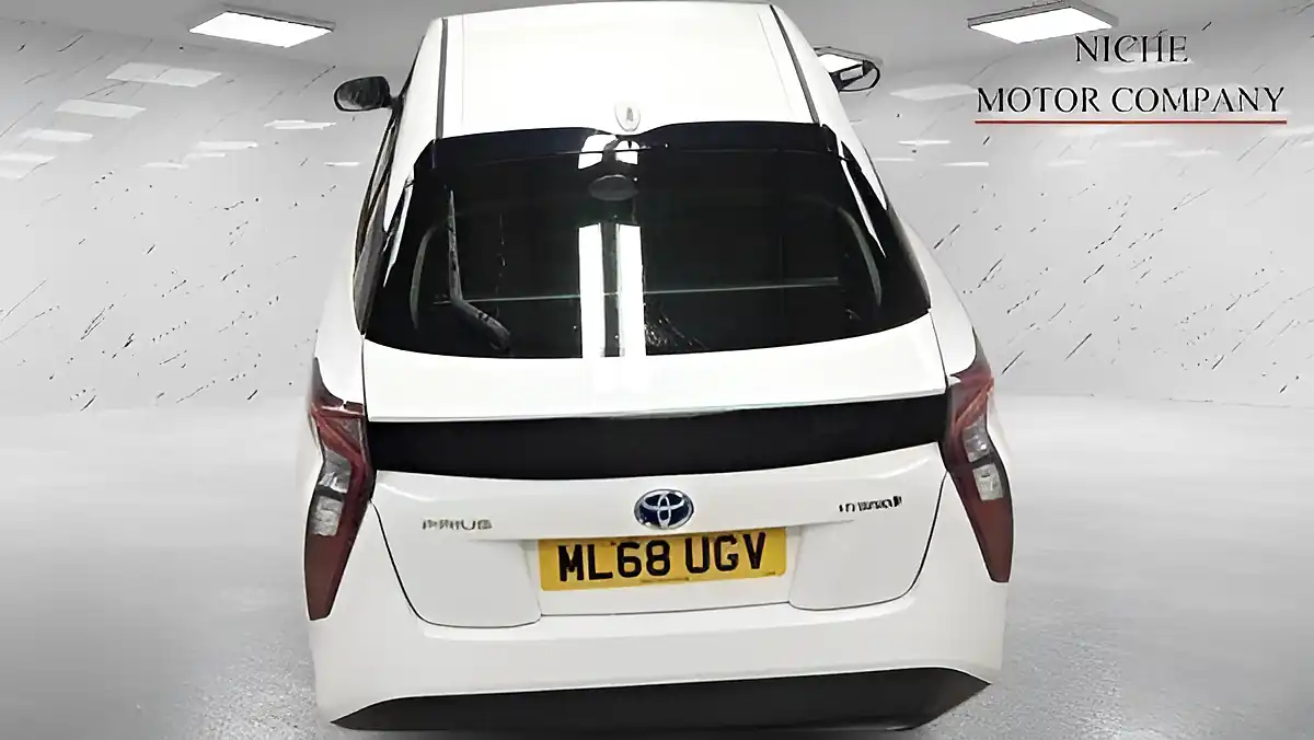 Used 2018 Toyota Prius Business Edition White - Interior and Exterior details 11