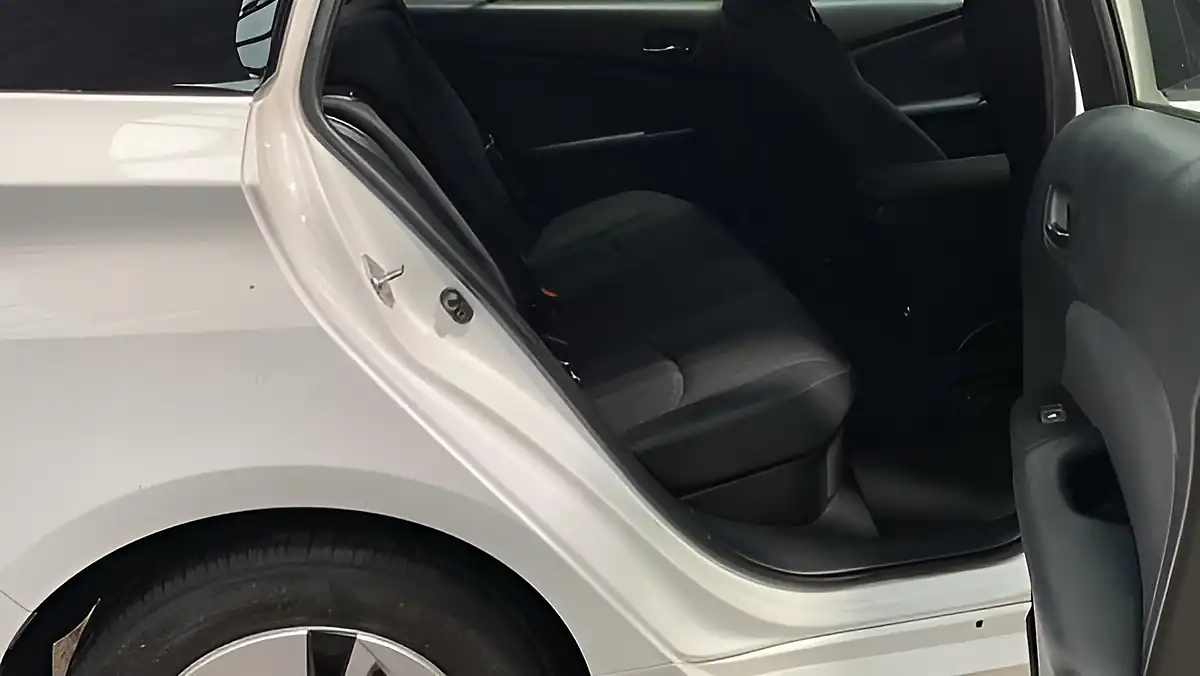 Used 2018 Toyota Prius Business Edition White - Interior and Exterior details 13