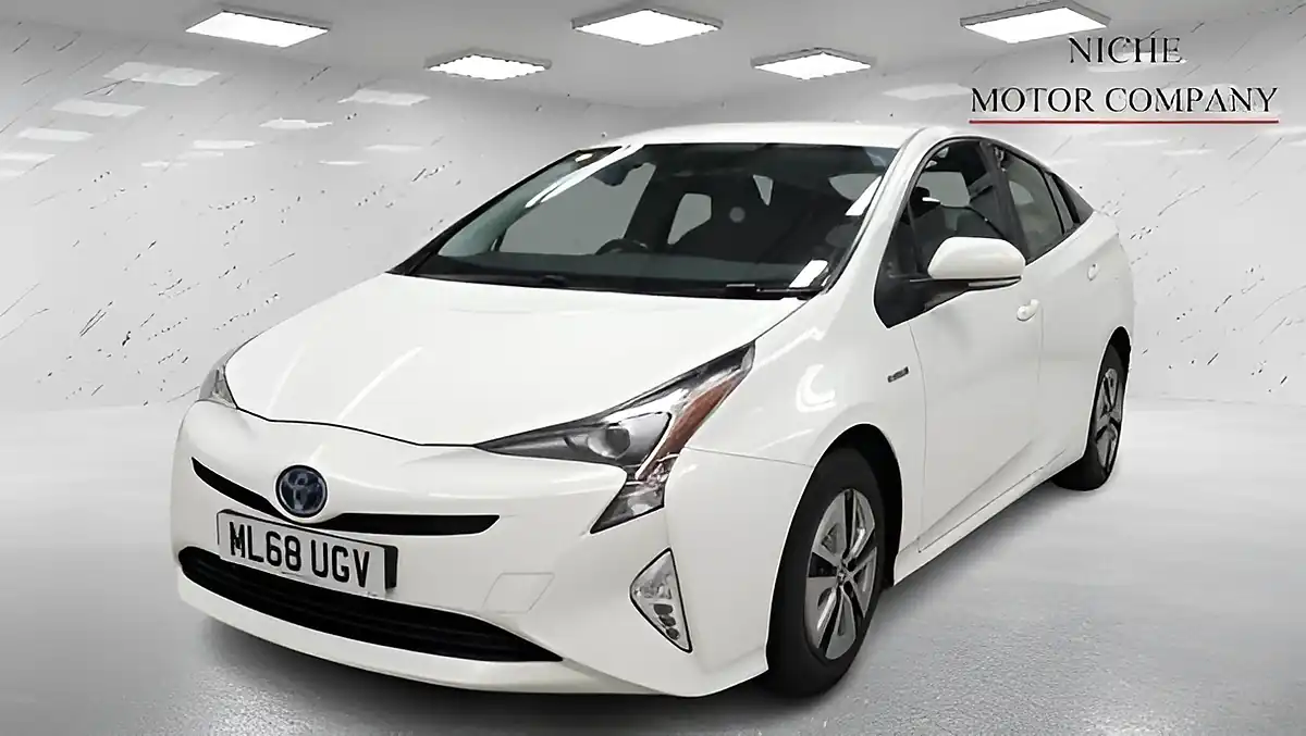 Used 2018 Toyota Prius Business Edition White - Interior and Exterior details 2