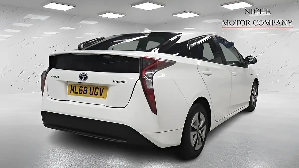 Used 2018 Toyota Prius Business Edition White - Interior and Exterior details 4