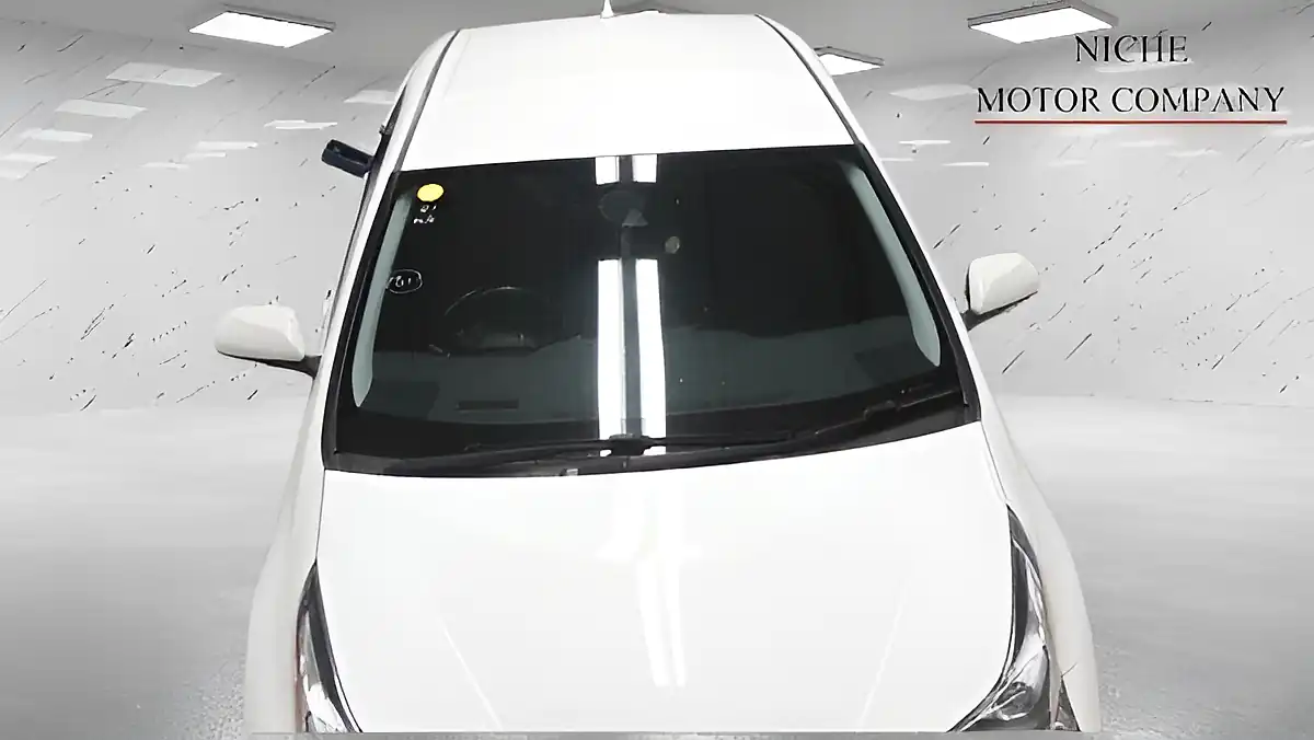 Used 2018 Toyota Prius Business Edition White - Interior and Exterior details 7