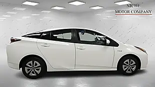 Used 2018 Toyota Prius Business Edition White - Interior and Exterior details 9