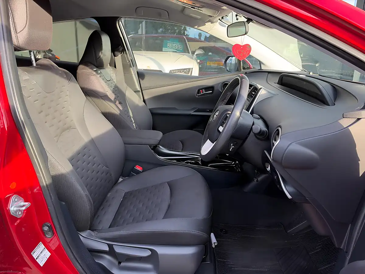 Used 2018 Toyota Prius Excel Red - Interior and Exterior details 13