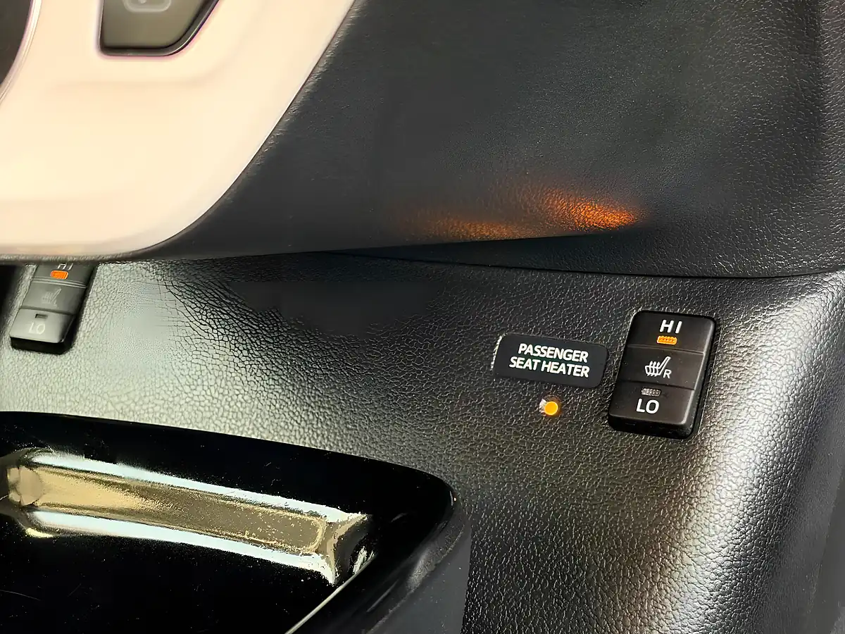 Used 2018 Toyota Prius Excel Red - Interior and Exterior details 14