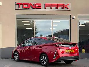 Used 2018 Toyota Prius Excel Red - Interior and Exterior details 5