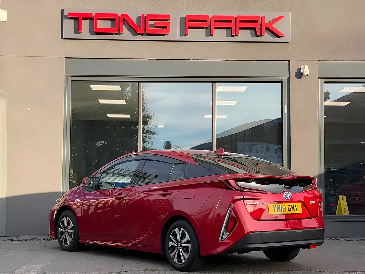 Used 2018 Toyota Prius Excel Red - Interior and Exterior details 5