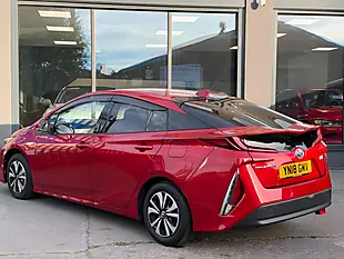 Used 2018 Toyota Prius Excel Red - Interior and Exterior details 6