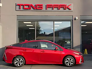 Used 2018 Toyota Prius Excel Red - Interior and Exterior details 7