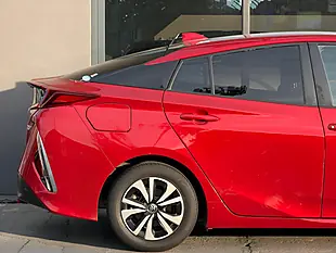 Used 2018 Toyota Prius Excel Red - Interior and Exterior details 8