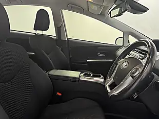 Used 2018 Toyota Prius+ Icon Red - Interior and Exterior details 10