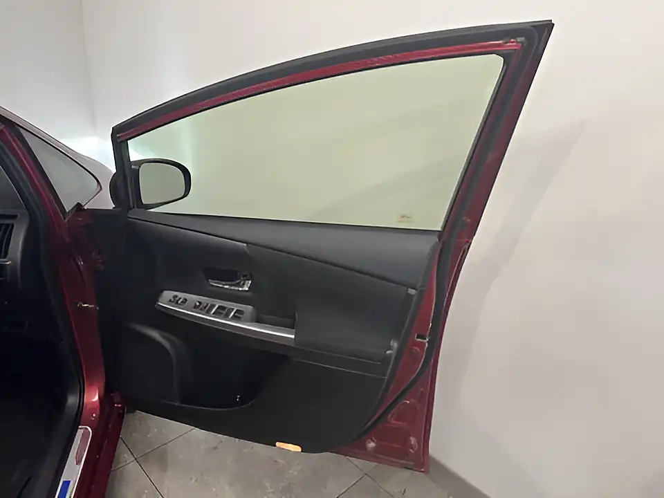 Used 2018 Toyota Prius+ Icon Red - Interior and Exterior details 12