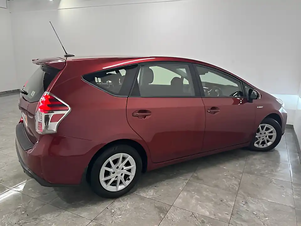 Used 2018 Toyota Prius+ Icon Red - Interior and Exterior details 8