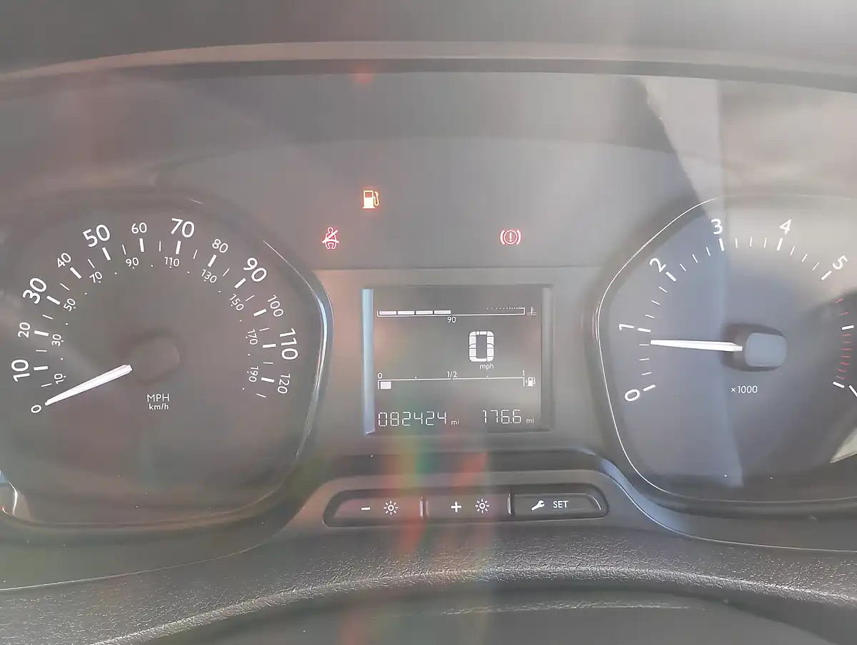 Used 2018 Toyota Proace Grey - Interior and Exterior details 14