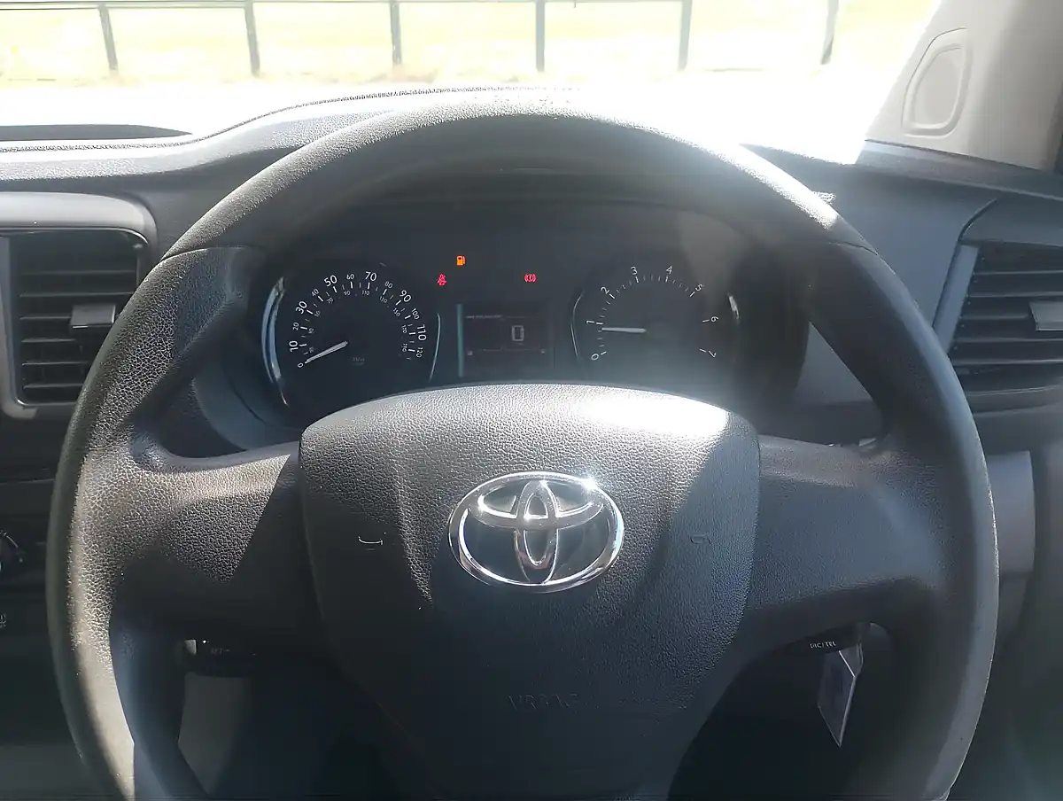 Used 2018 Toyota Proace Grey - Interior and Exterior details 15