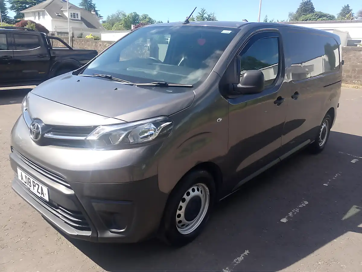 Used 2018 Toyota Proace Grey - Interior and Exterior details 3