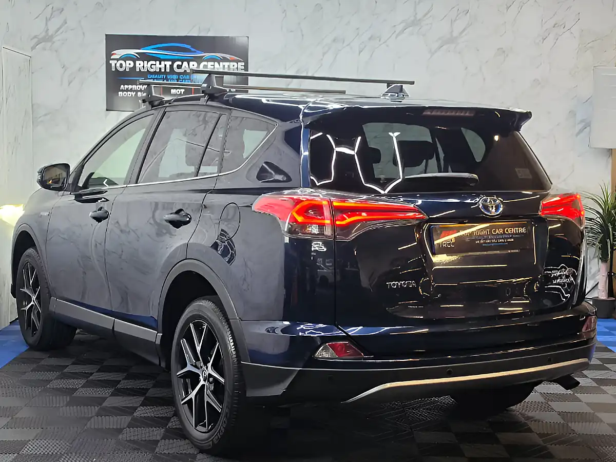 Used 2018 Toyota RAV4 Design Blue - Interior and Exterior details 6