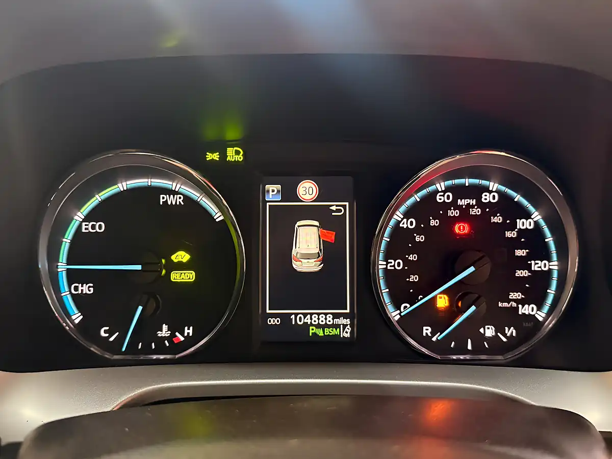 Used 2018 Toyota RAV4 Excel White - Interior and Exterior details 19