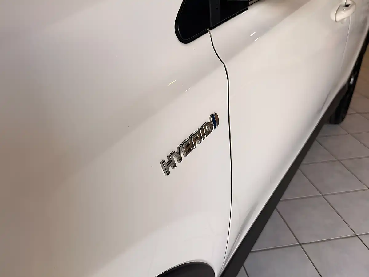 Used 2018 Toyota RAV4 Excel White - Interior and Exterior details 5