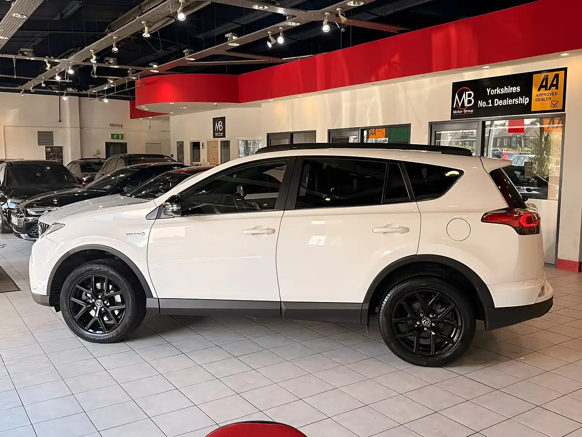 Used 2018 Toyota RAV4 Excel White - Interior and Exterior details 6