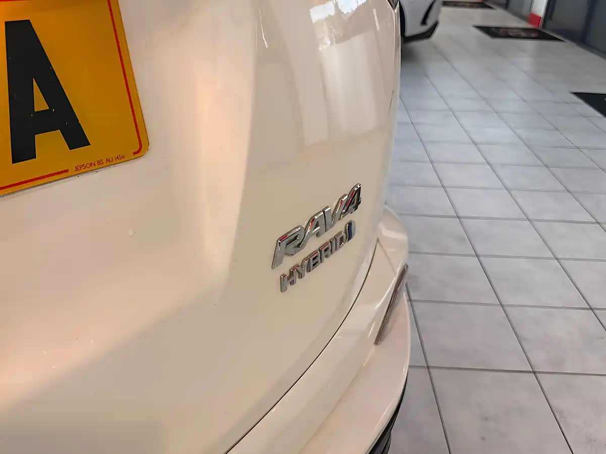 Used 2018 Toyota RAV4 Excel White - Interior and Exterior details 9