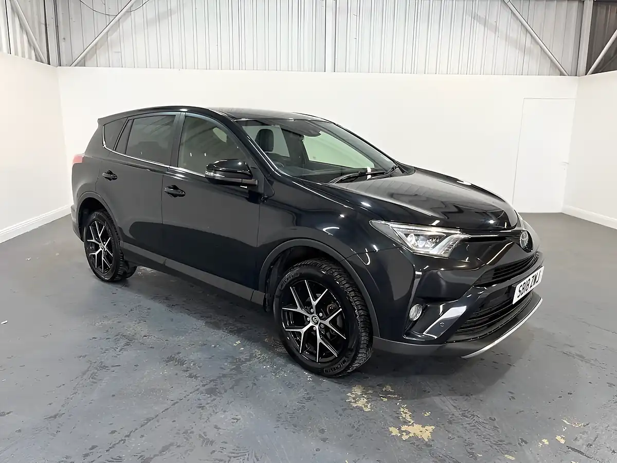 Used 2018 Toyota Rav4 Icon Black - Front View