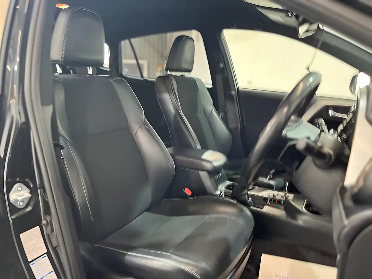 Used 2018 Toyota Rav4 Icon Black - Interior and Exterior details 15