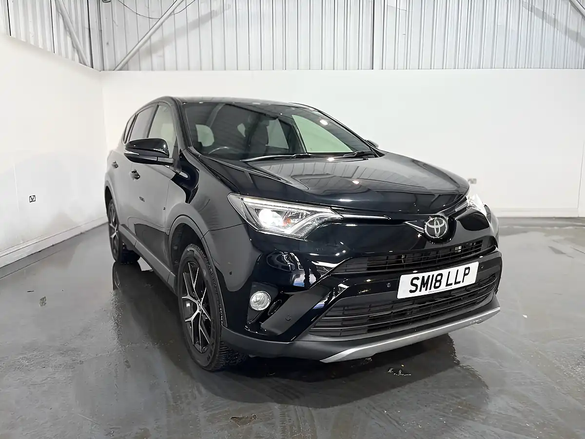 Used 2018 Toyota RAV4 Icon Black - Front View