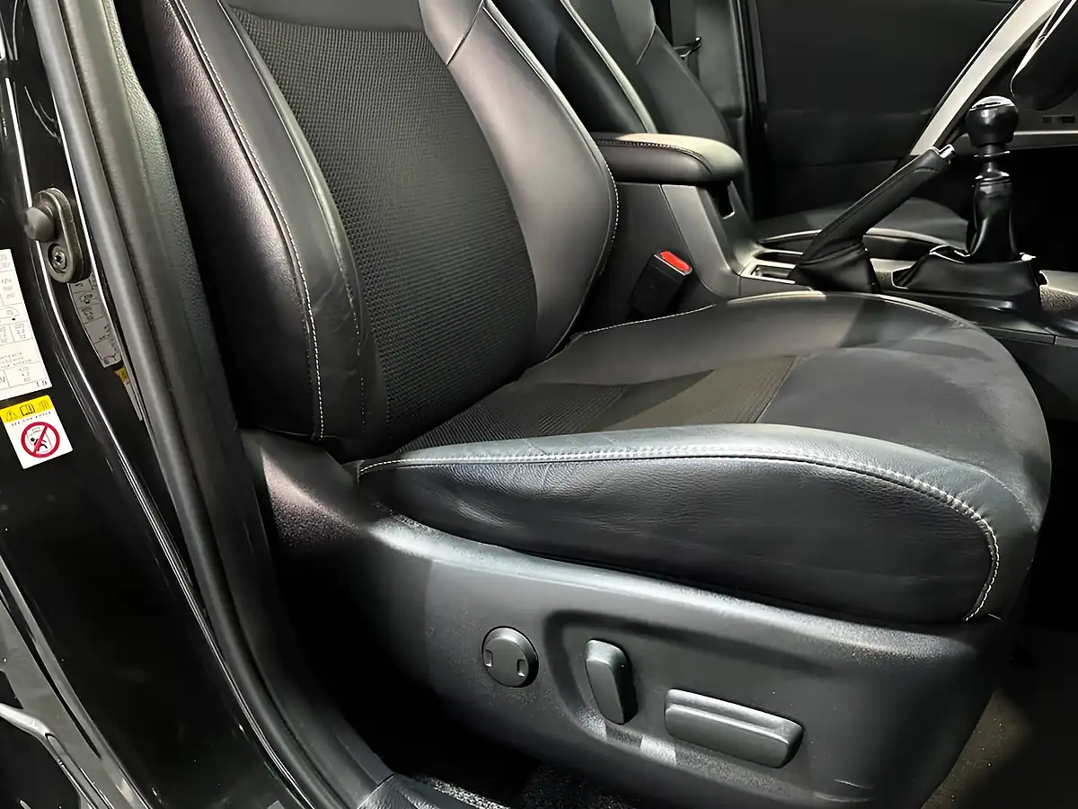 Used 2018 Toyota RAV4 Icon Black - Interior and Exterior details 19