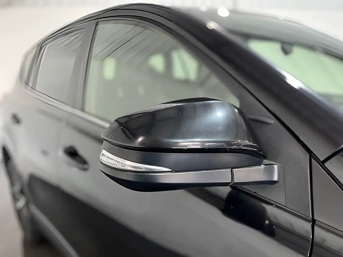 Used 2018 Toyota RAV4 Icon Black - Interior and Exterior details 7