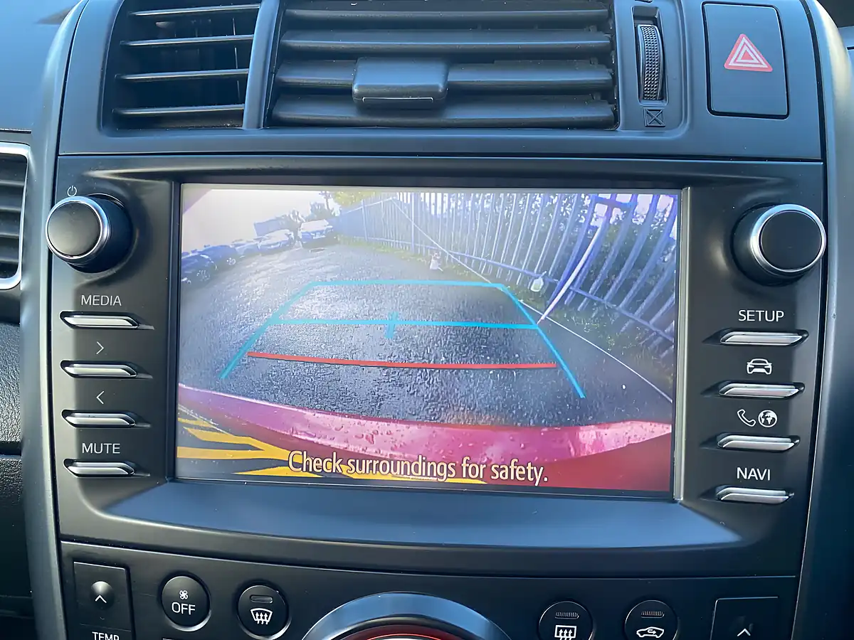 Used 2018 Toyota Verso Design Red - Interior and Exterior details 17