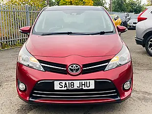 Used 2018 Toyota Verso Design Red - Interior and Exterior details 2