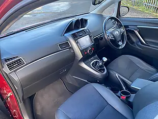 Used 2018 Toyota Verso Design Red - Interior and Exterior details 6
