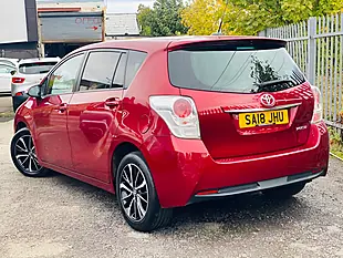 Used 2018 Toyota Verso Design Red - Interior and Exterior details 9