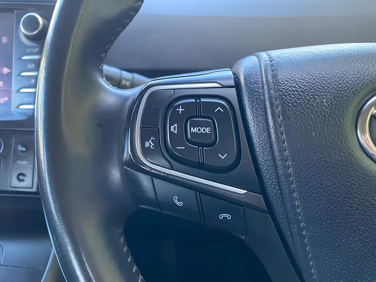Used 2018 Toyota Verso Icon Silver - Interior and Exterior details 14